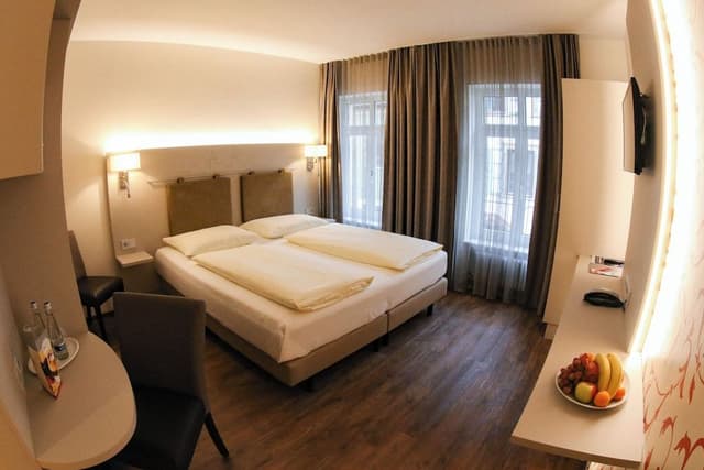 Room (2 Double Rooms)