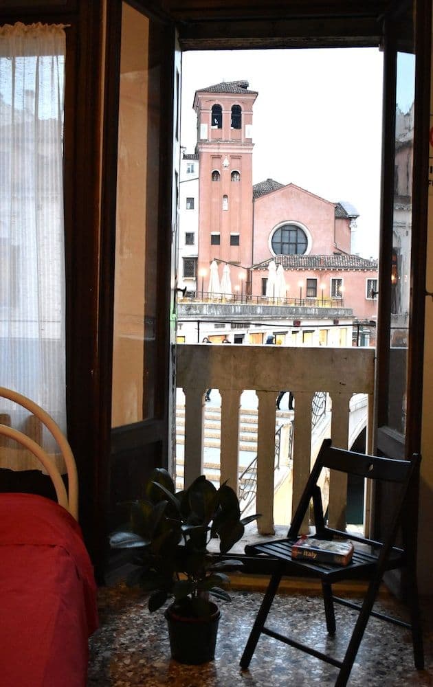 Economy Double or Twin Room, Shared Bathroom