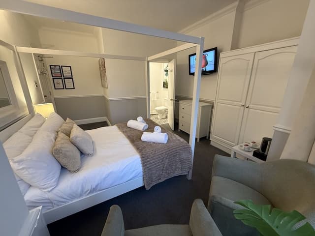 Superior Double Room, Ensuite, River View