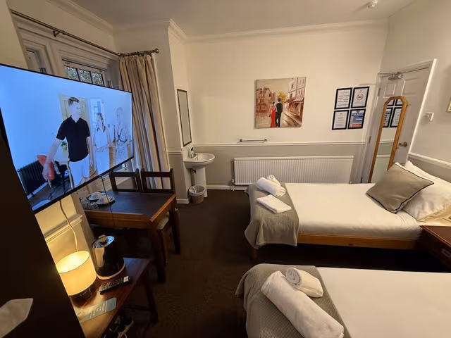 Standard Twin Room, Shared Bathroom
