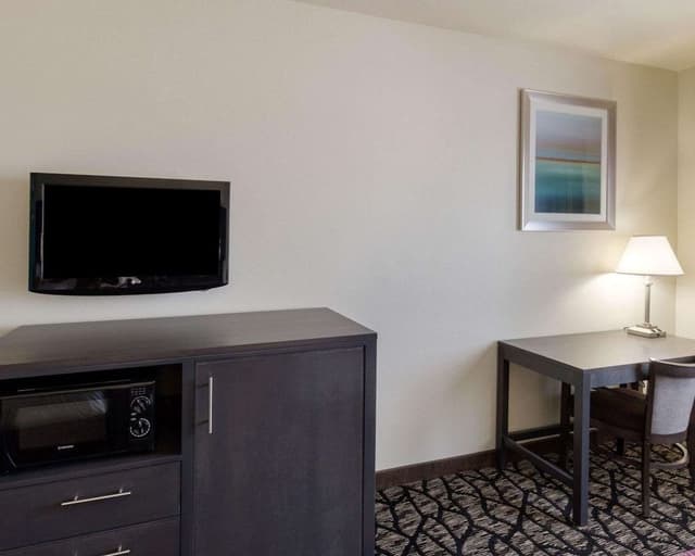 Standard Room, 2 Queen Beds, Non Smoking