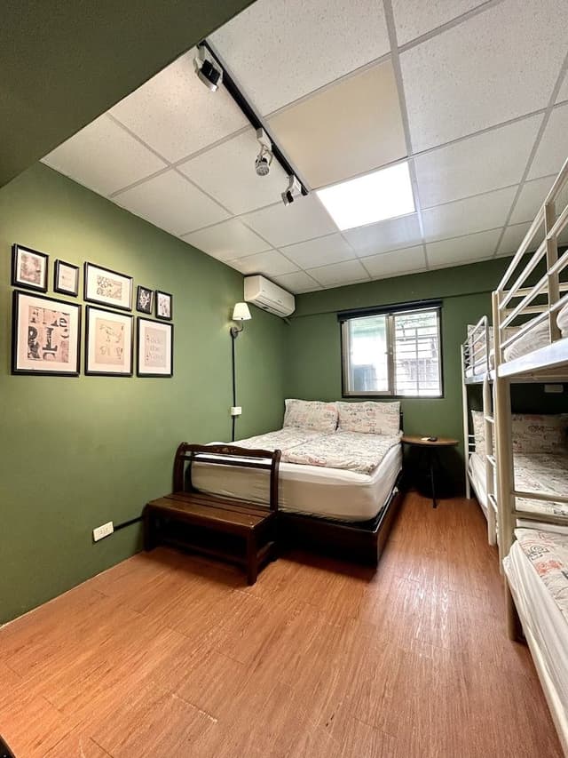 Family Room for 6