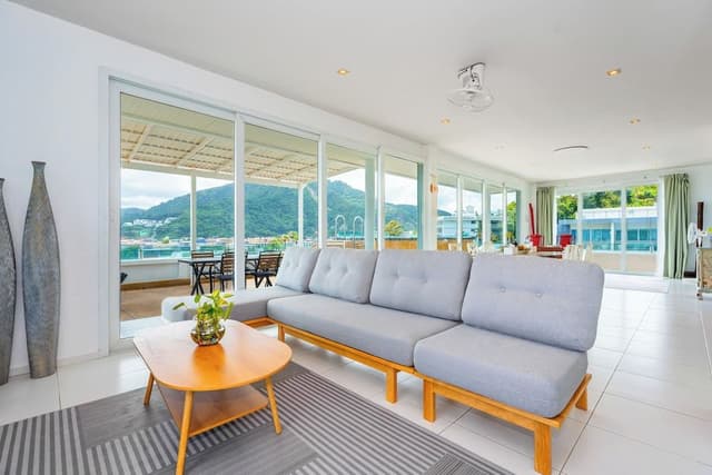 Penthouse 2-Bedroom Suite with Sea View