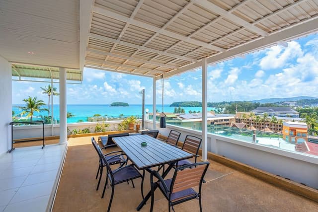 Penthouse 2-Bedroom Suite with Sea View