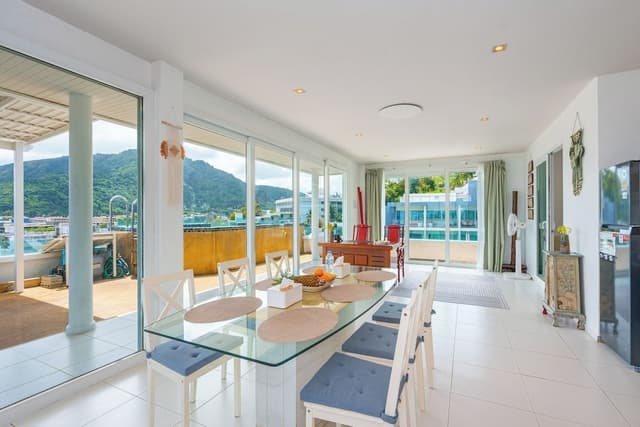 Penthouse 2-Bedroom Suite with Sea View