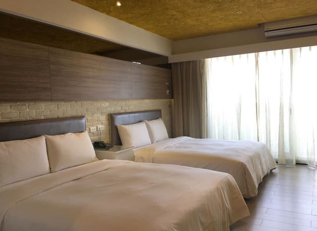 Business Quadruple Room (D)