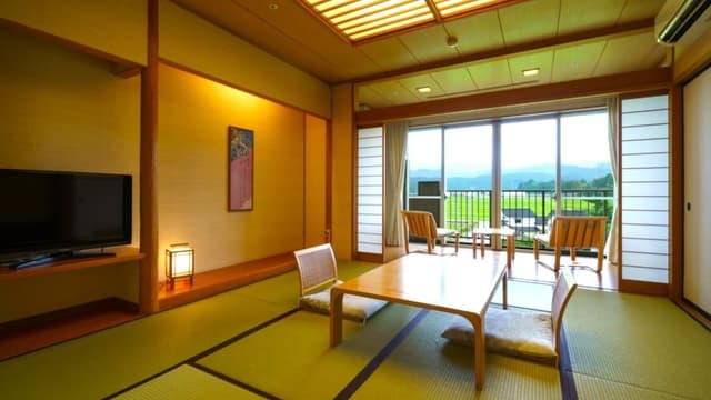 Traditional Room, Shared Bathroom, Mountain View