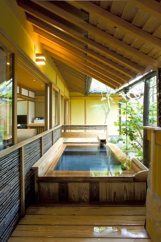 Connecting Japanese Room with Porch and Open-air Bath