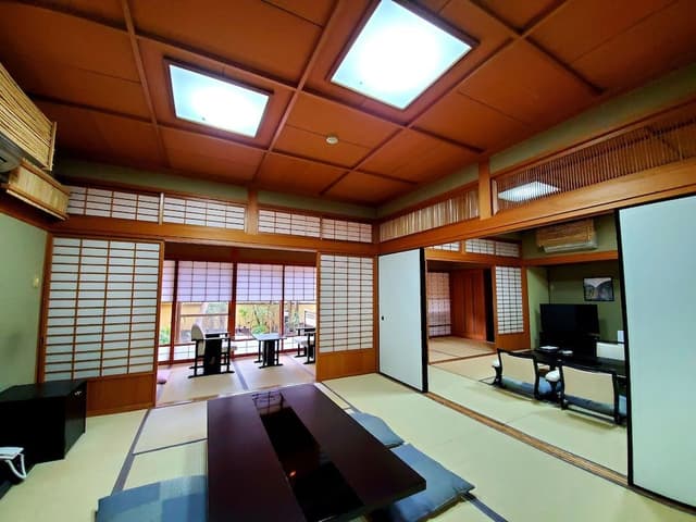 Connecting Japanese Room with Porch and Open-air Bath