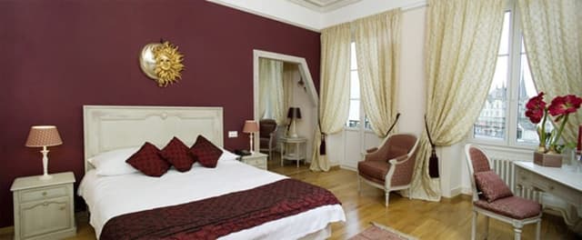 Suite, Partial Lake View