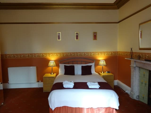 Family Room, Ensuite (Room4)