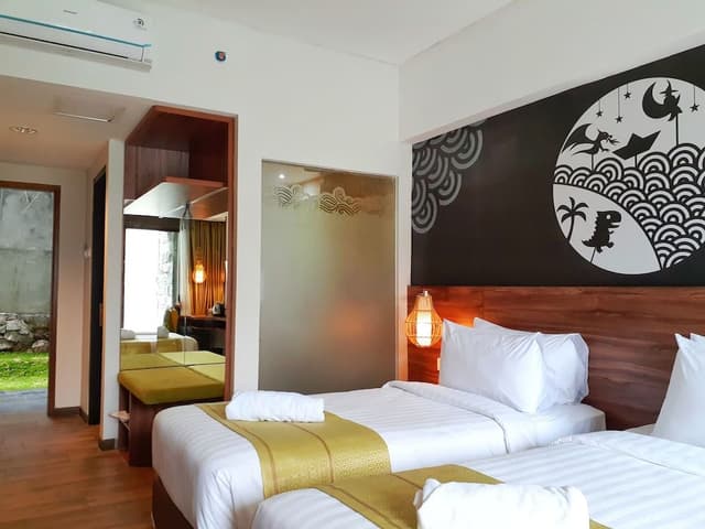 Superior Twin Room, Pool Access