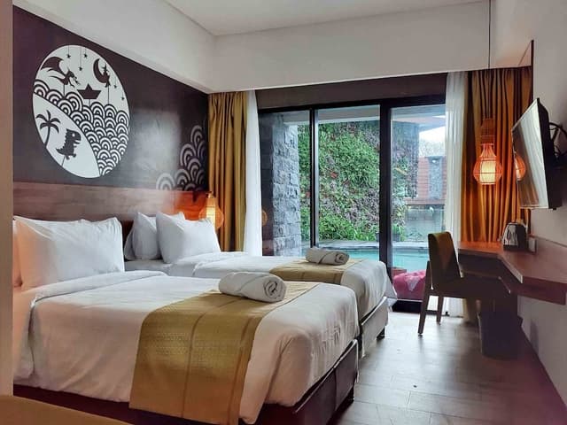 Superior Twin Room, Pool Access