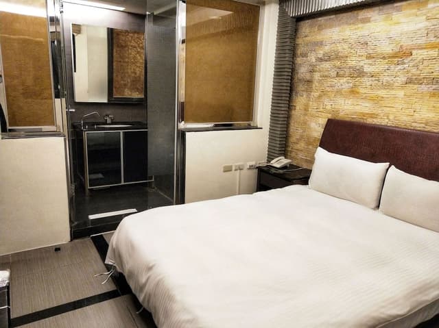 Standard Double Room (Do not accept Taiwan Traveler Card)