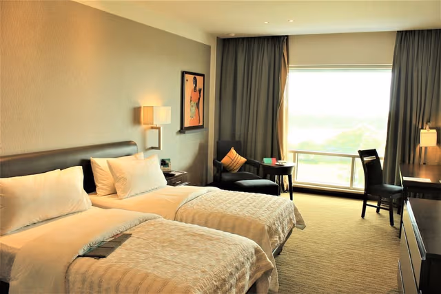 Deluxe Room, 2 Twin Beds, City View