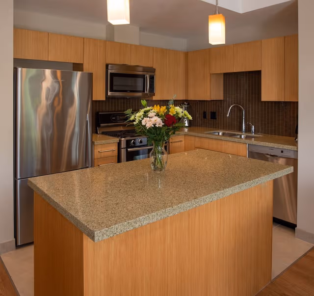 Luxury Townhome, 2 Bedrooms, Lake View