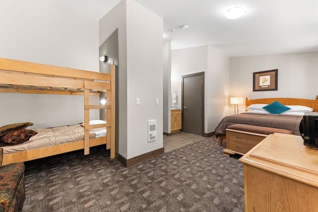 Family Suite (Room #3) - NO PETS