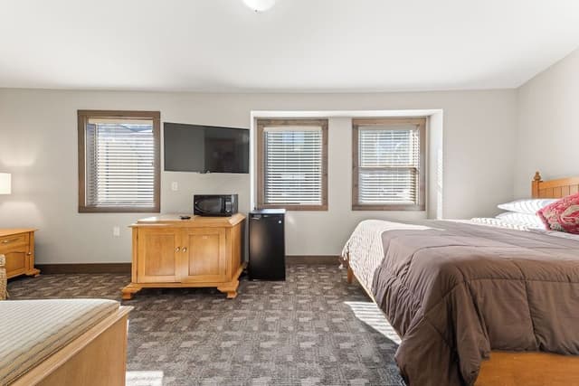 Family Suite (Room #3) - NO PETS