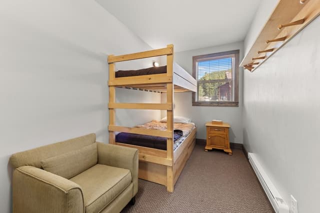 4 Bedroom Suite (Room #11) - Pet Friendly