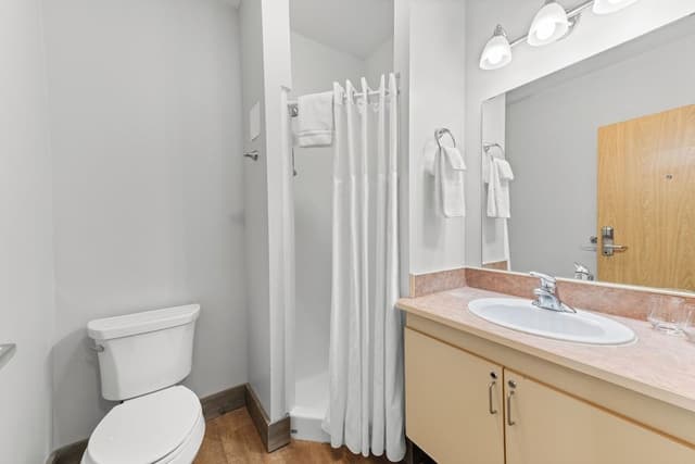 4 Bedroom Suite (Room #11) - Pet Friendly