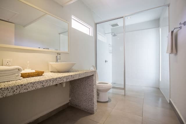 Room, 1 King Bed (Housekeeping on request - surcharge)