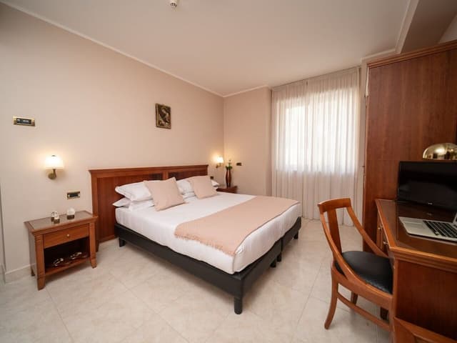 Superior Triple Room (Letto Matrimoniale e 1 Letto Singolo)