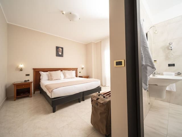Superior Triple Room (Letto Matrimoniale e 1 Letto Singolo)