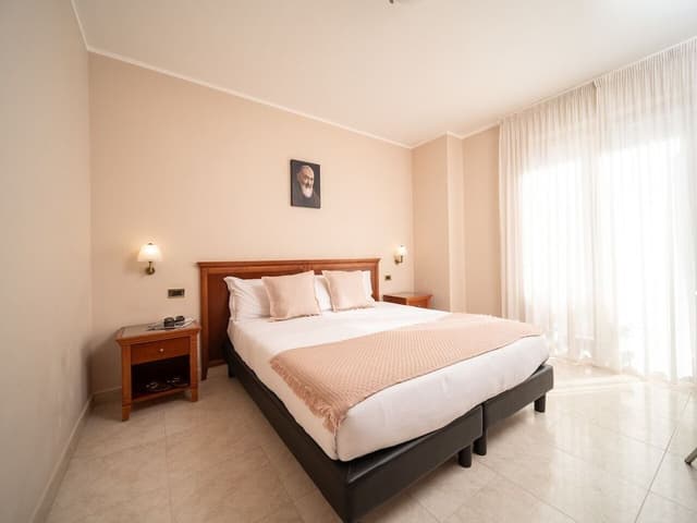Superior Triple Room (Letto Matrimoniale e 1 Letto Singolo)