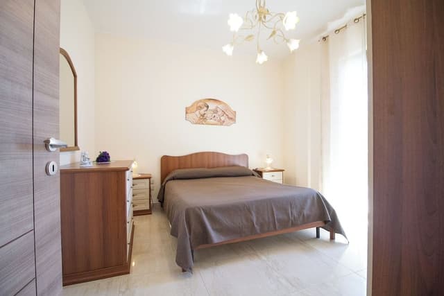 Royal Apartment, Sea View