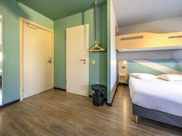 Family Room, Multiple Beds