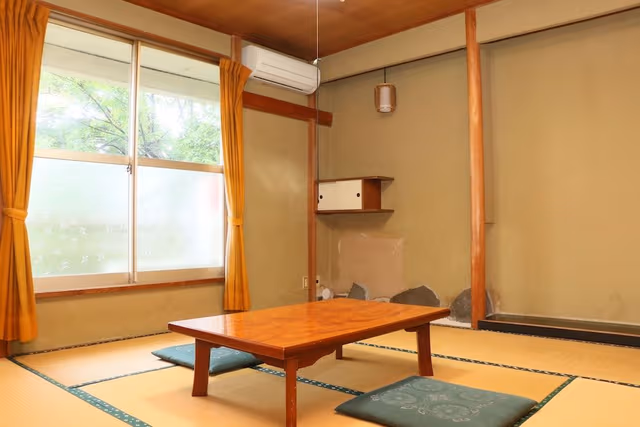 Economy Japanese Style Room with Shared Bathroom, Smoking