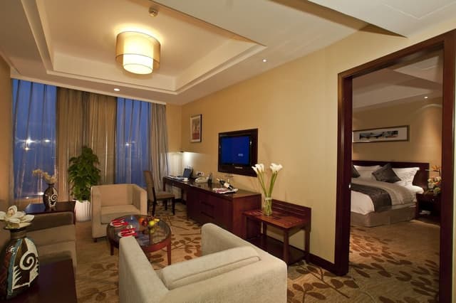 Deluxe Suite