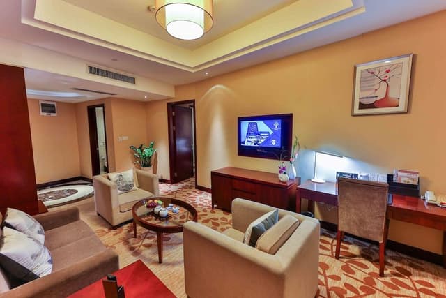 Deluxe Suite