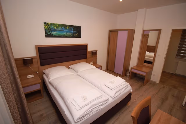 Double or Twin Room, Shared Bathroom