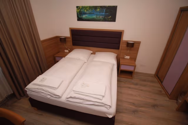 Double or Twin Room, Shared Bathroom
