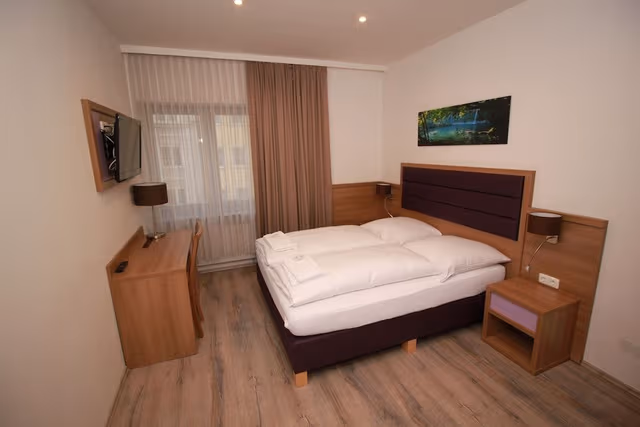 Double or Twin Room, Shared Bathroom