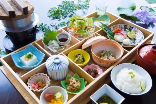 Japanese-Style Twin Room with In-Room Fine Cuisine - Non-Smoking