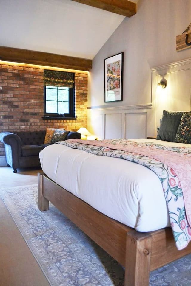 Deluxe Double Room (King Room 14)