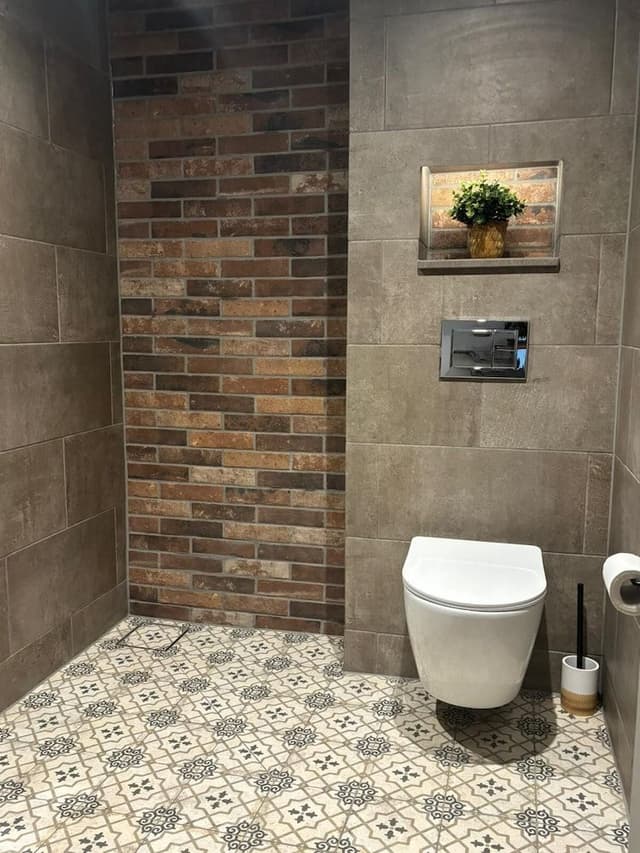 Deluxe Double Room (King Room 14)