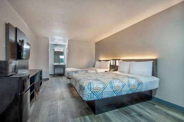 Deluxe Room, 2 Double Beds, Non Smoking