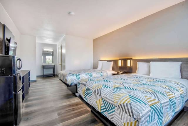 Deluxe Room, 2 Double Beds, Non Smoking, Refrigerator & Microwave