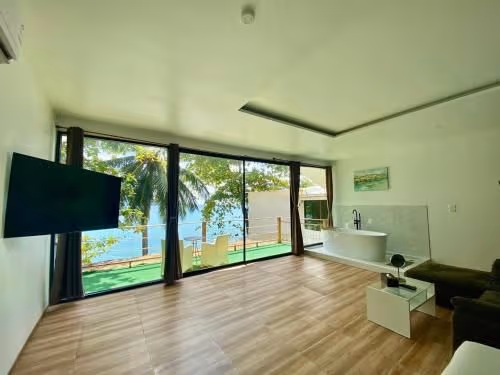 Deluxe Double Room with Balcony and Sea View
