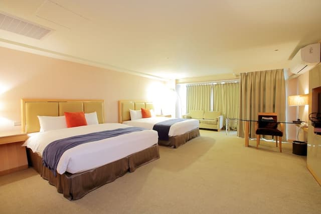 Deluxe Quadruple Room