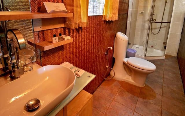 Tree House - For 2 Adults only