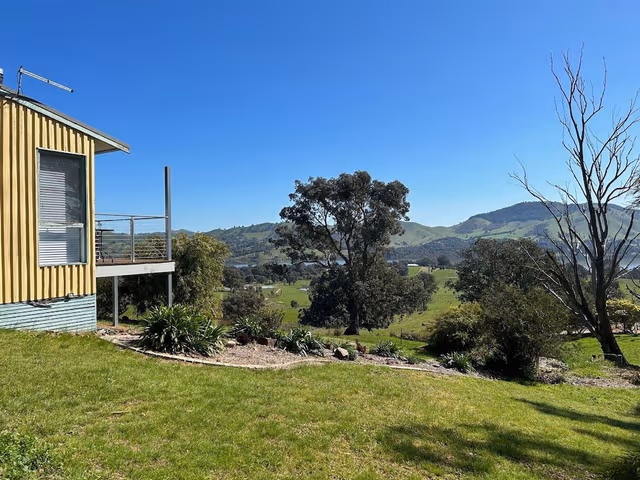 Family Cottage, 2 Bedrooms, Non Smoking, Lake View (Wattle Spa Cottage)