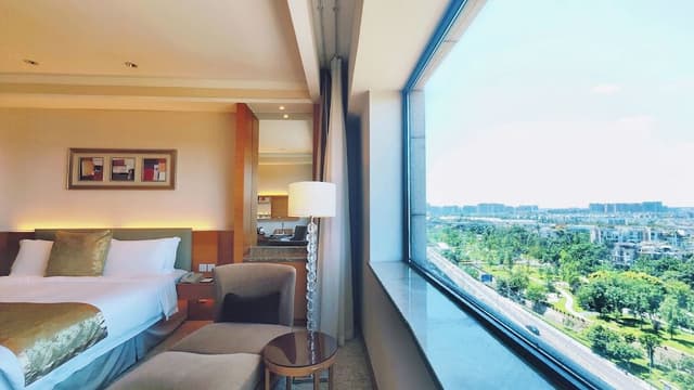 Gloucester Garden View Twin Room