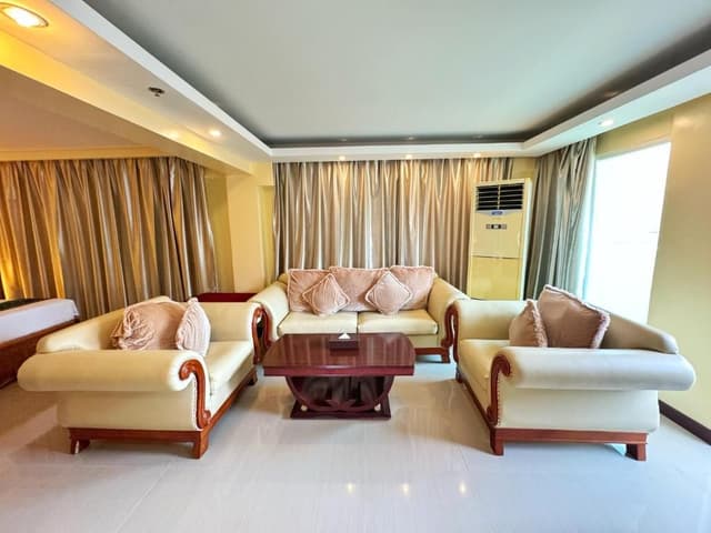 Angol King Suite
