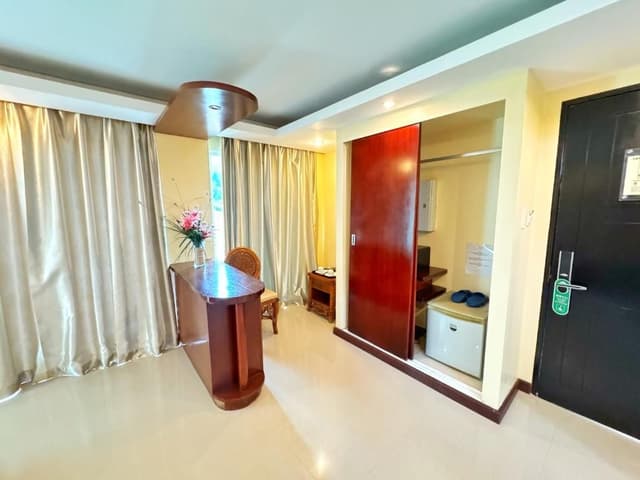 Angol King Suite