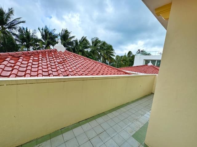 Angol King Suite