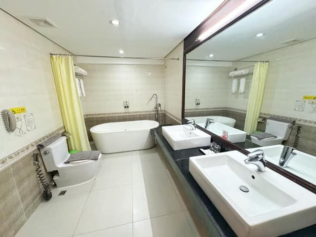 Angol King Suite